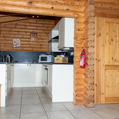 Quail - Nordic Log Holiday home Selby